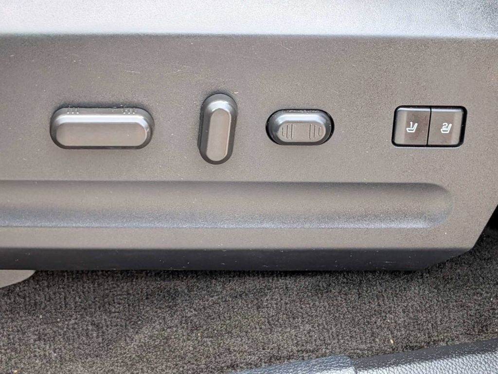 Used 2017 Ford Expedition Platinum RWD image 17