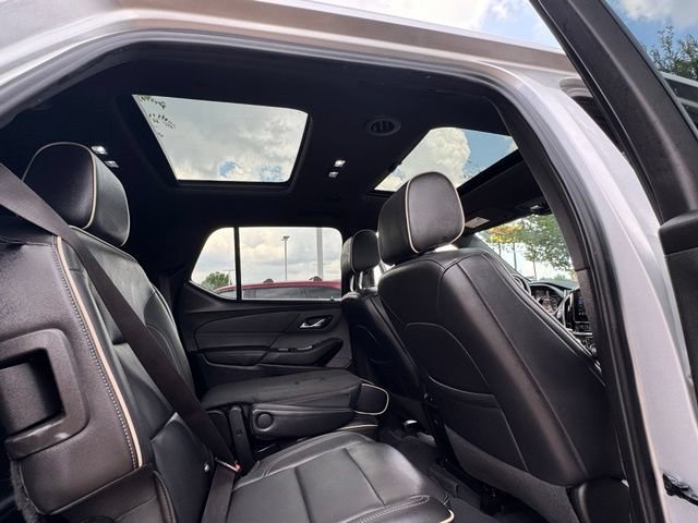 Used 2022 Chevrolet Traverse Premier w/ Redline Edition AWD/4WD image 38