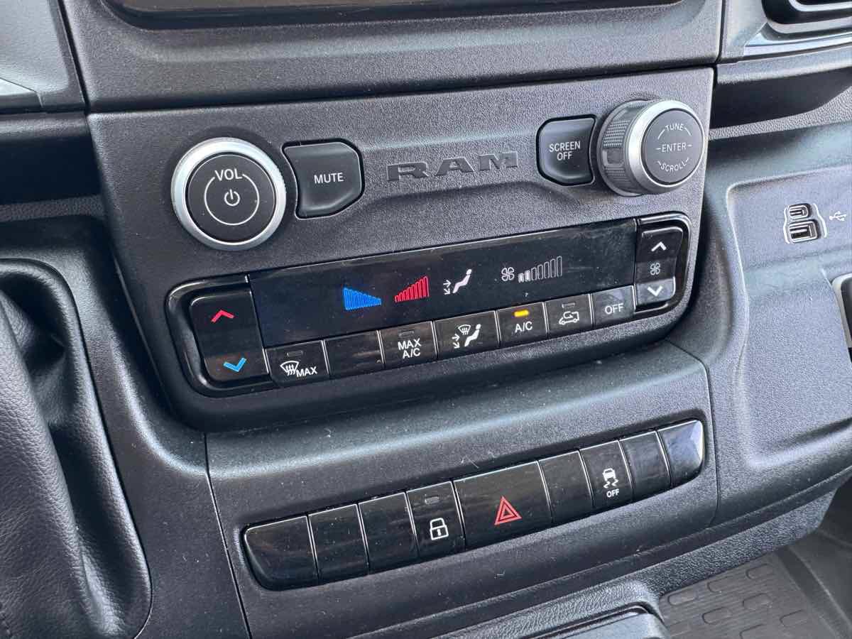 Used 2025 RAM ProMaster 2500 FWD image 32