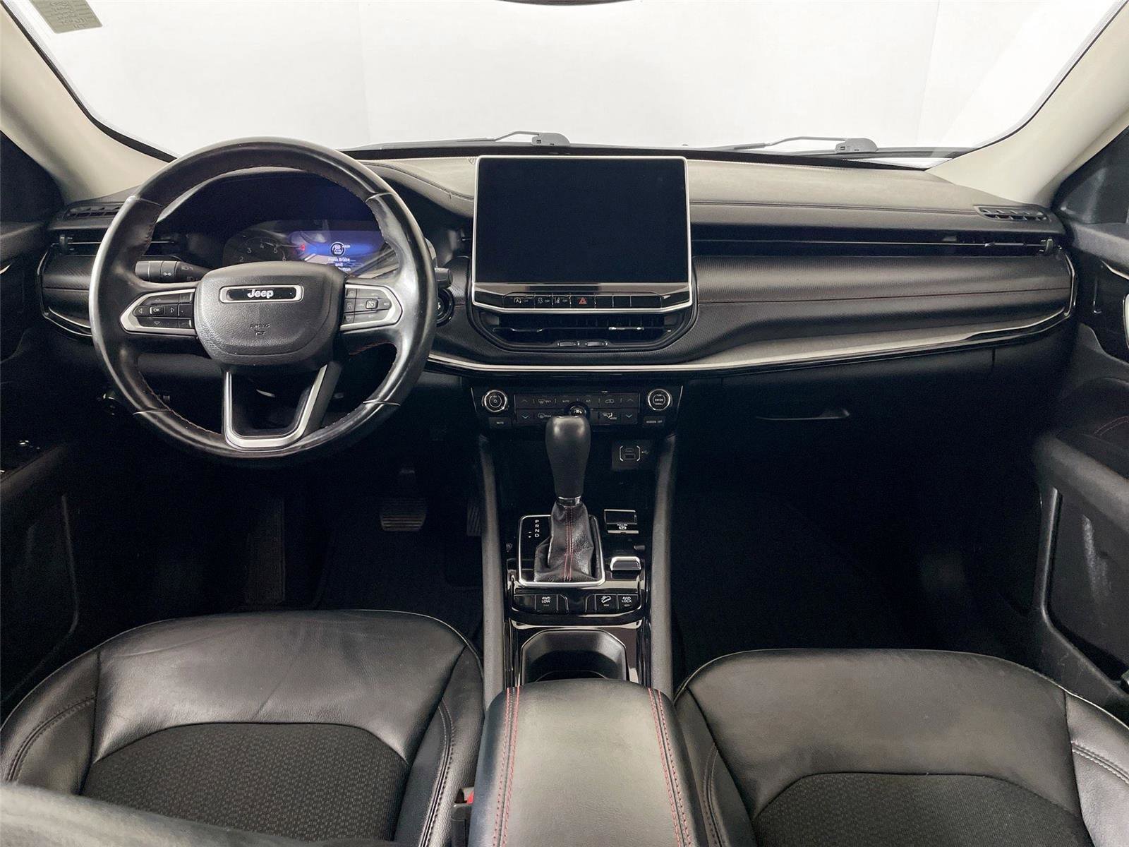 Used 2022 Jeep Compass Trailhawk w/ Trailhawk Convenience Group AWD/4WD image 29