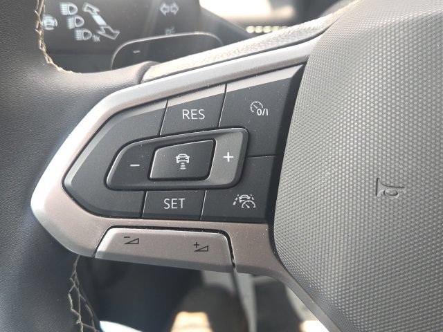 Used 2024 Volkswagen Atlas Cross Sport SE AWD/4WD image 38