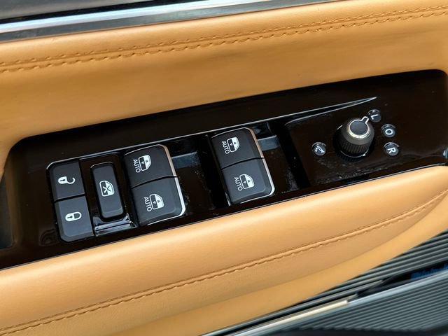 Used 2025 Jeep Grand Wagoneer L Series III w/ Rear Seat Video Group 1 AWD/4WD image 27
