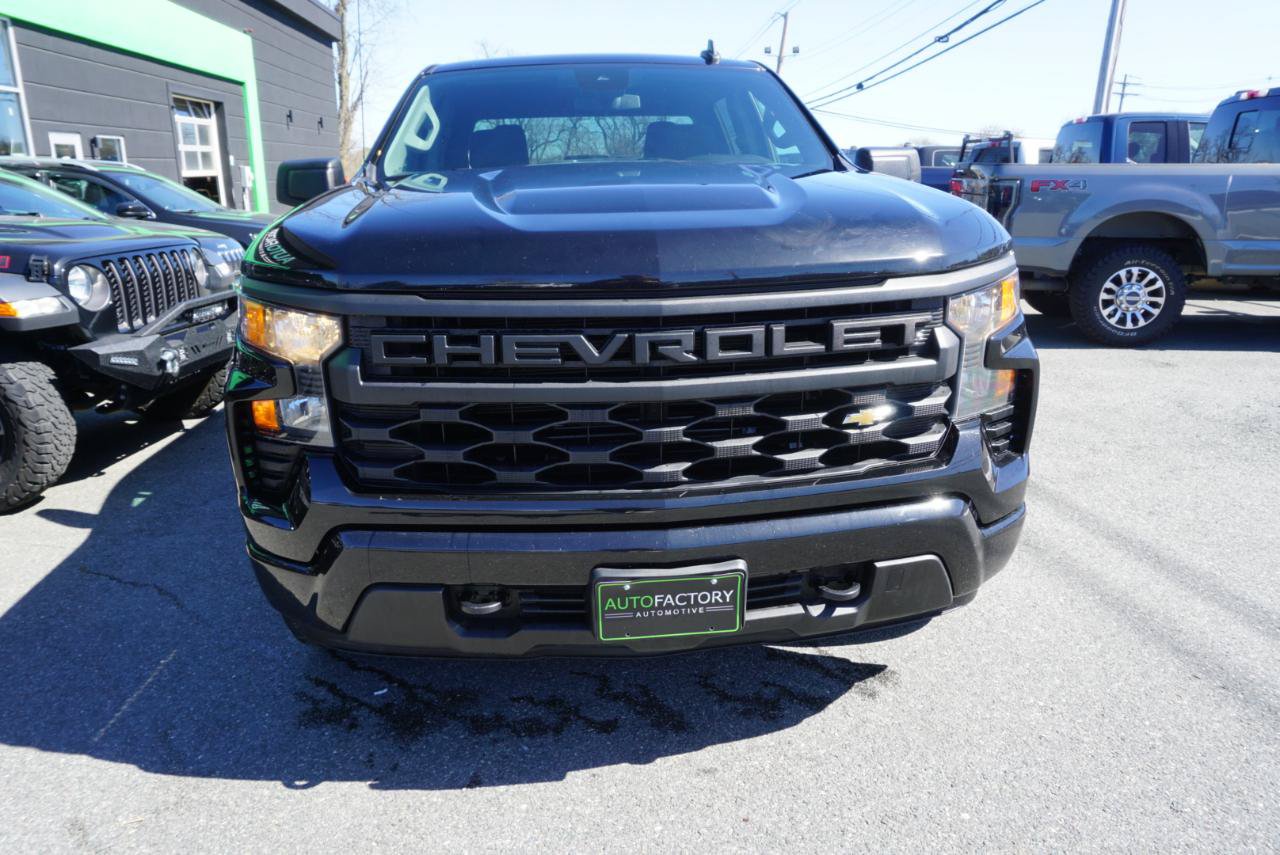 Used 2022 Chevrolet Silverado 1500 Custom AWD/4WD image 2