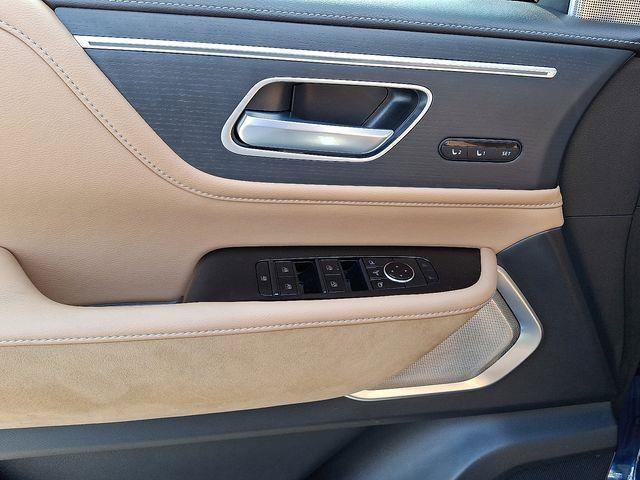 Used 2025 INFINITI QX80 Sensory image 15