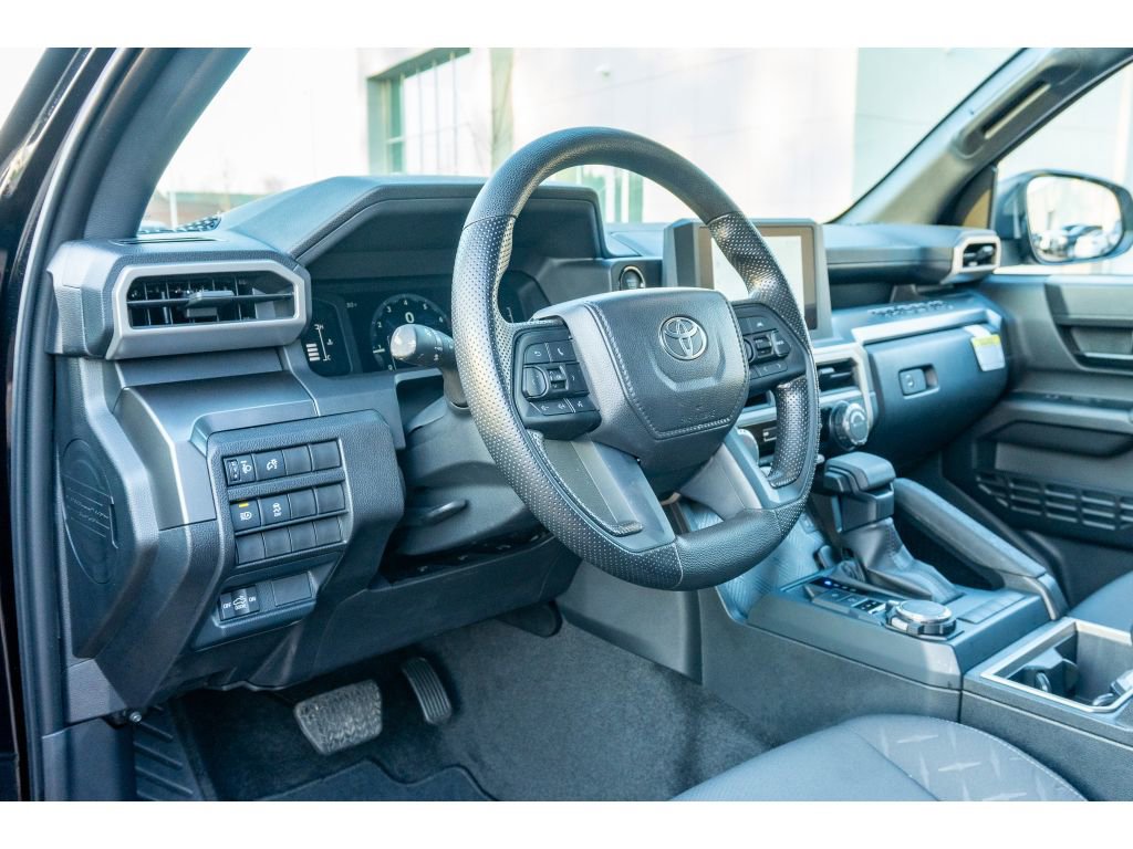 Certified 2025 Toyota Tacoma SR5 AWD/4WD image 9