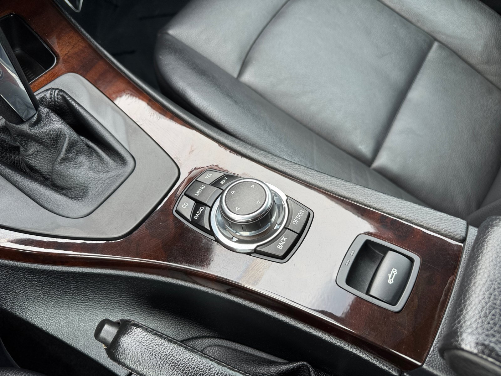 Used 2012 BMW 328i Convertible RWD image 25