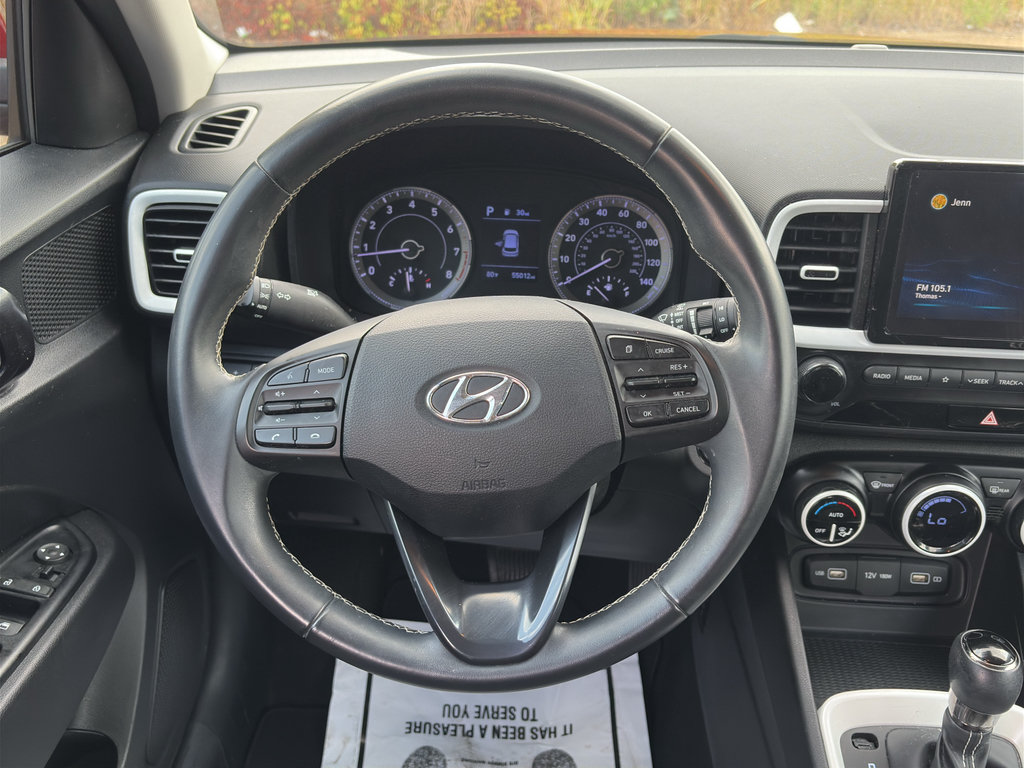 Used 2022 Hyundai Venue Limited FWD image 13