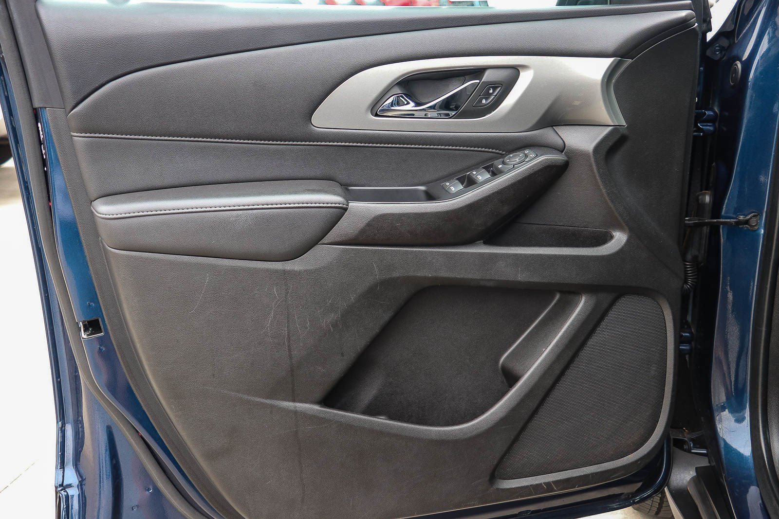 Used 2023 Chevrolet Traverse LT FWD image 22