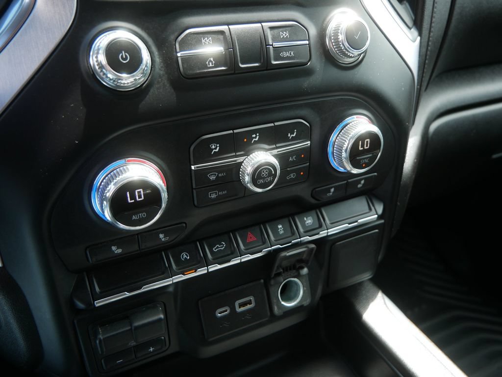 Used 2021 GMC Sierra 1500 Elevation w/ LPO, Elevation Black Package AWD/4WD image 3