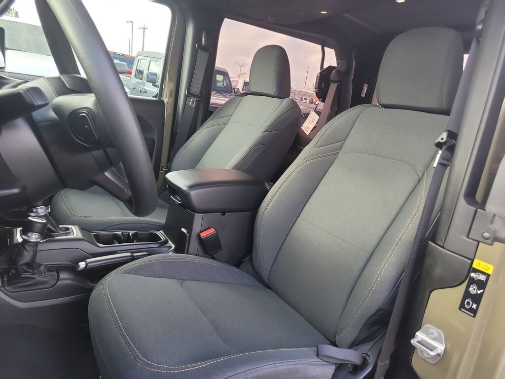 Used 2025 Jeep Wrangler Sport image 11