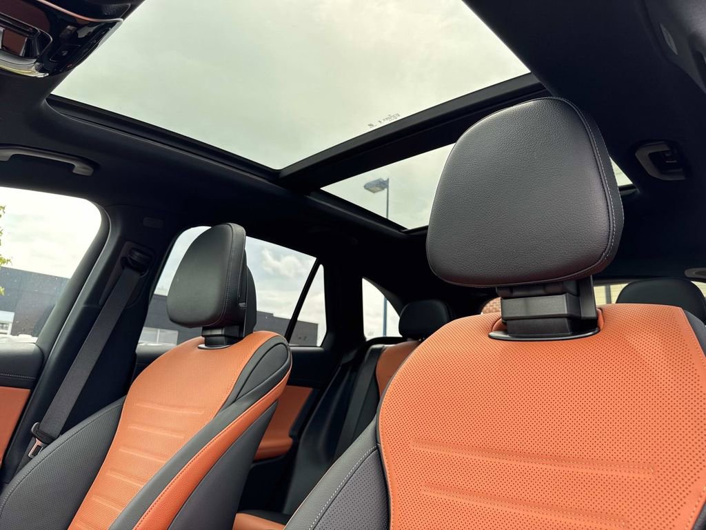 New 2025 Mercedes-Benz GLC 300 4MATIC image 33