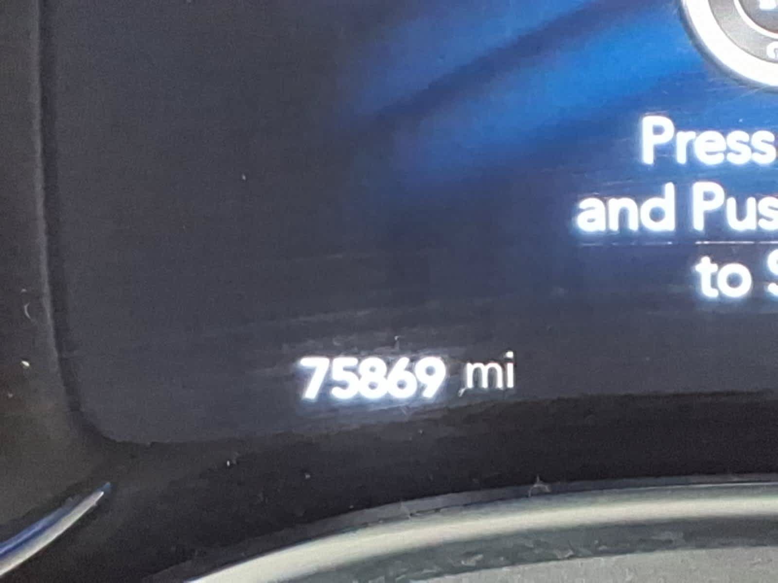 Used 2018 Chrysler Pacifica Limited w/ Advanced Safetytec Group FWD image 12