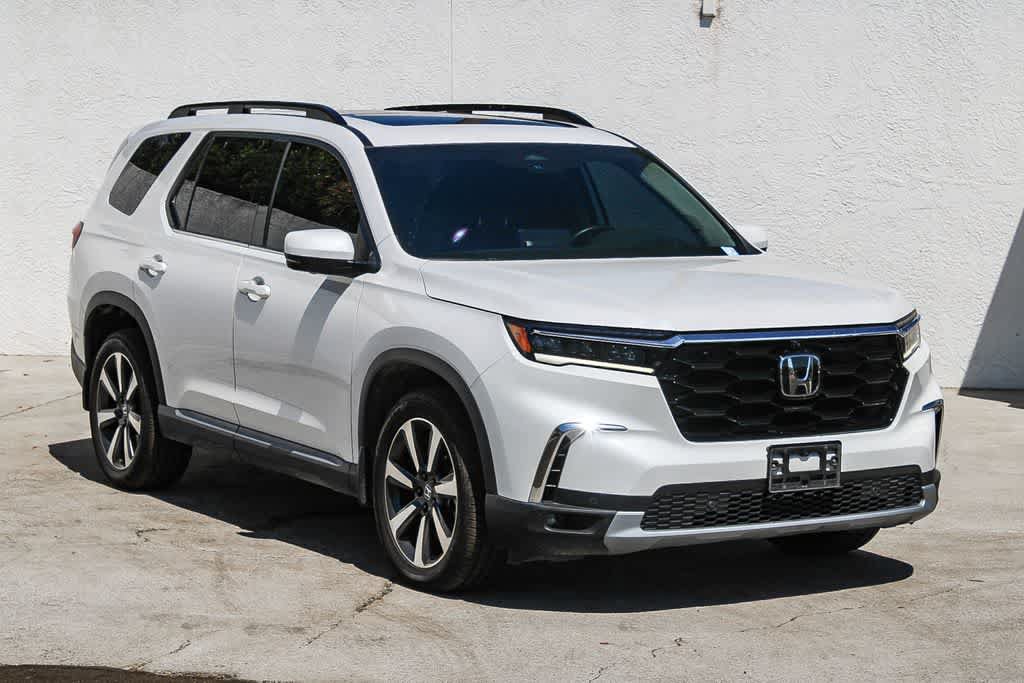 Used 2023 Honda Pilot Elite image 3