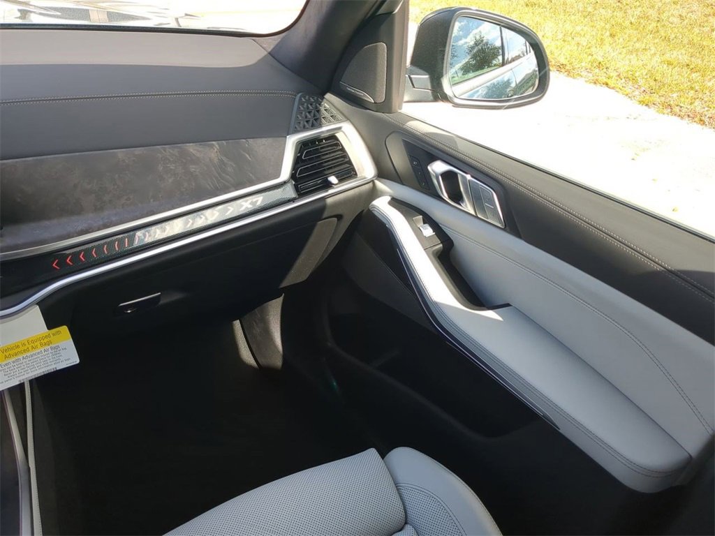 New 2026 BMW X7 xDrive40i image 17