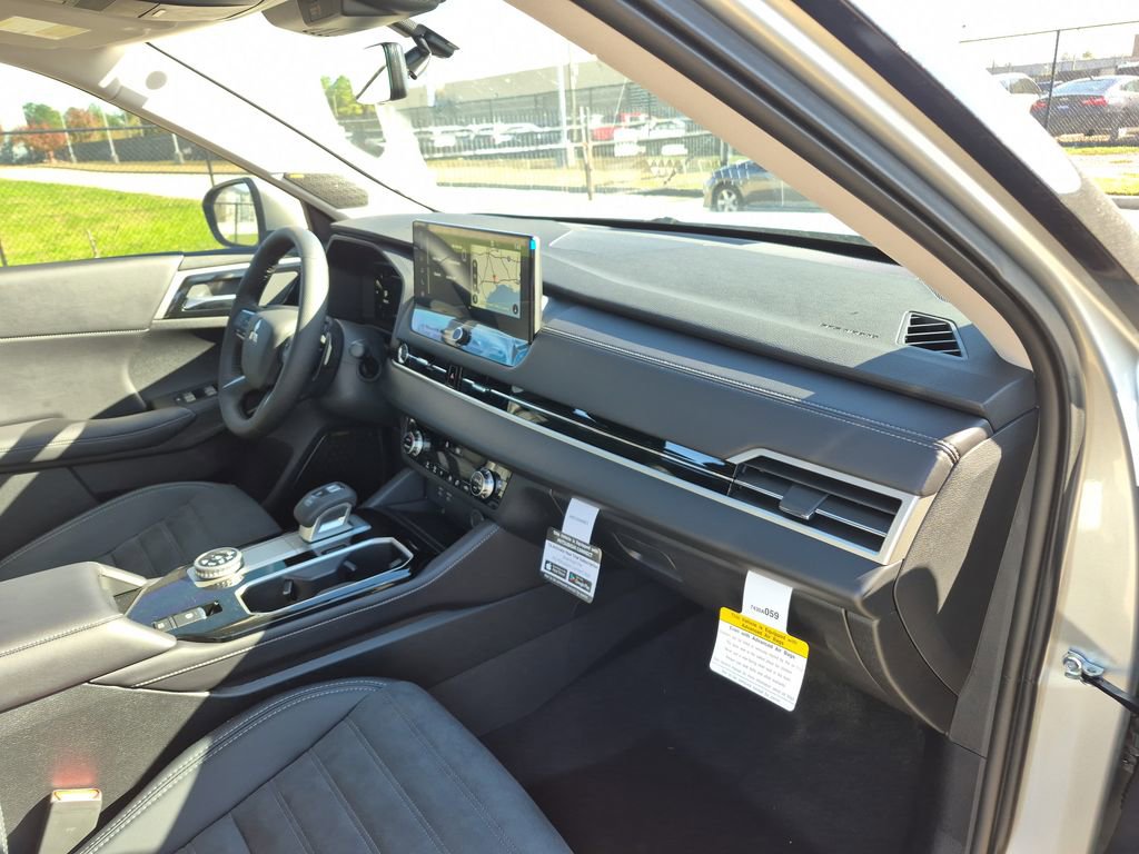 New 2026 Mitsubishi Outlander SE image 22