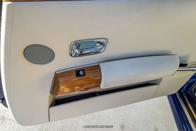 Used 2010 Rolls-Royce Phantom Drophead Coupe RWD image 90