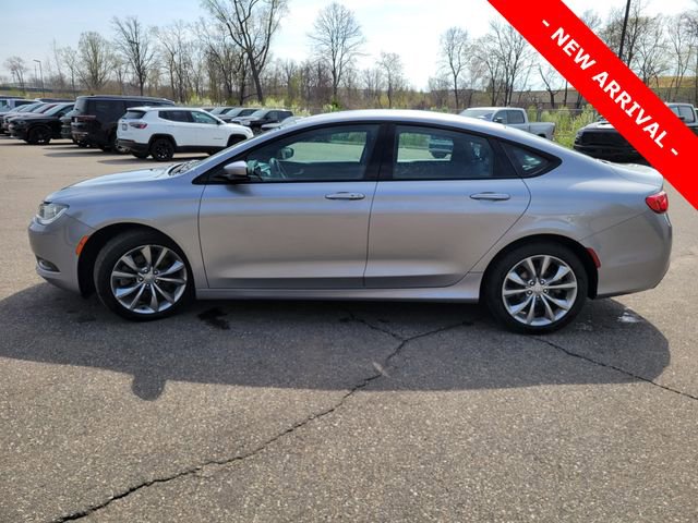 Used 2015 Chrysler 200 S w/ Navigation & Sound Group I FWD image 6