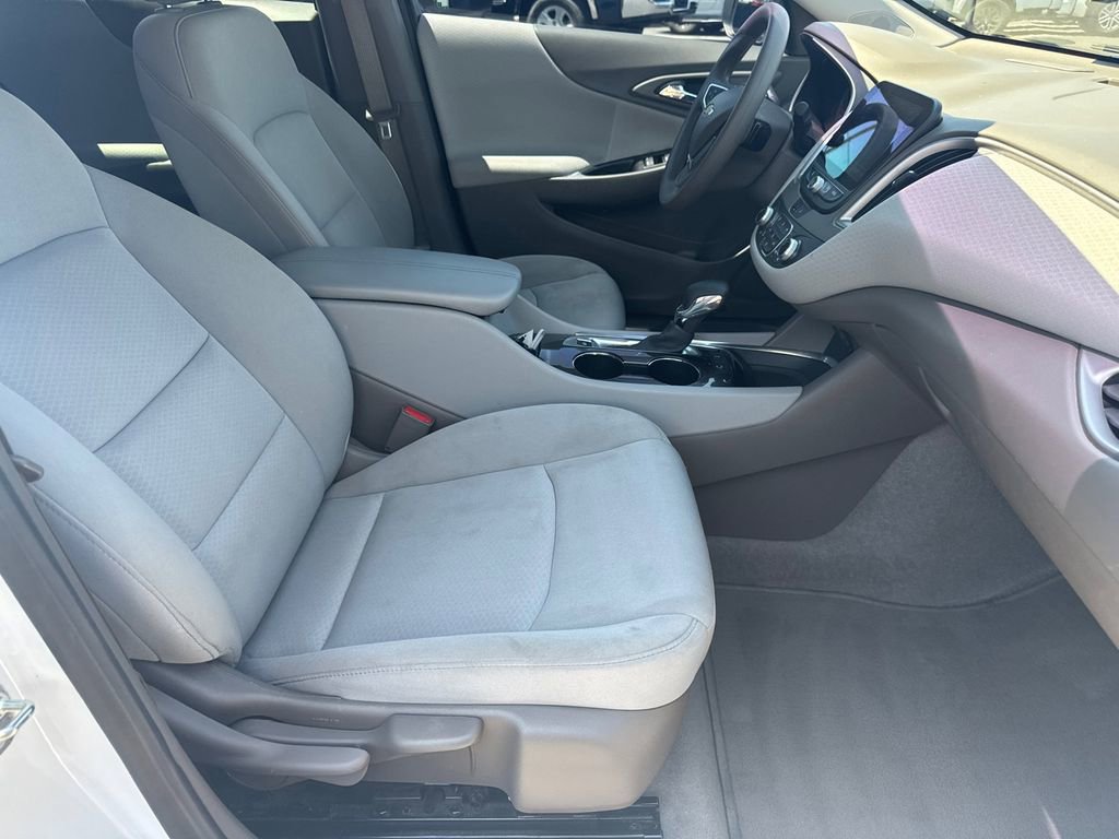 Used 2022 Chevrolet Malibu LT FWD image 14