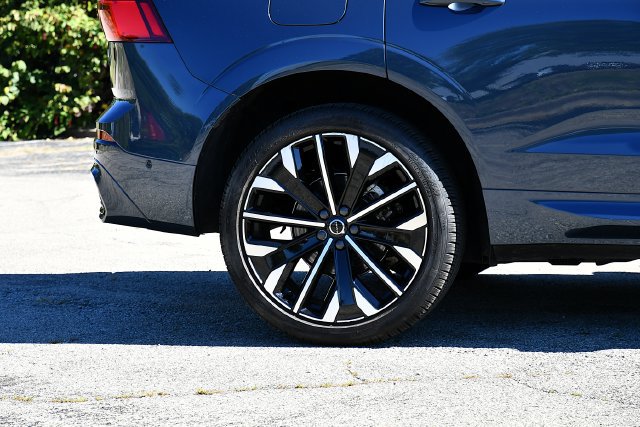 Certified 2026 Volvo XC60 B5 Ultra AWD/4WD image 10