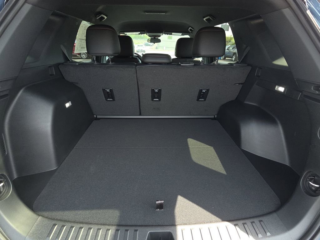 New 2026 Chevrolet Equinox RS w/ Convenience Package III FWD image 32