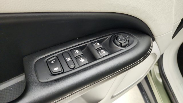 Used 2019 Jeep Compass Latitude FWD image 26