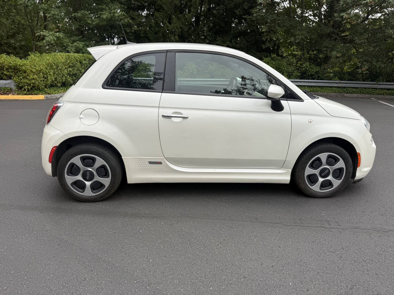 Used 2016 FIAT 500 e FWD image 6