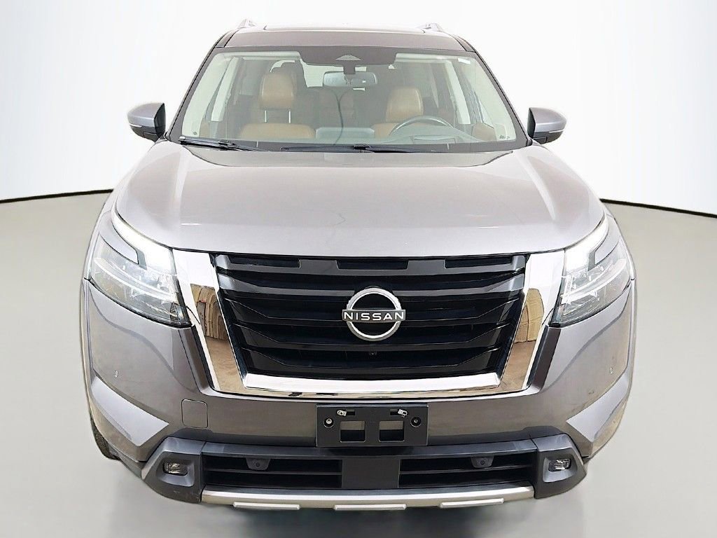 Used 2022 Nissan Pathfinder Platinum w/ Cargo Package image 15