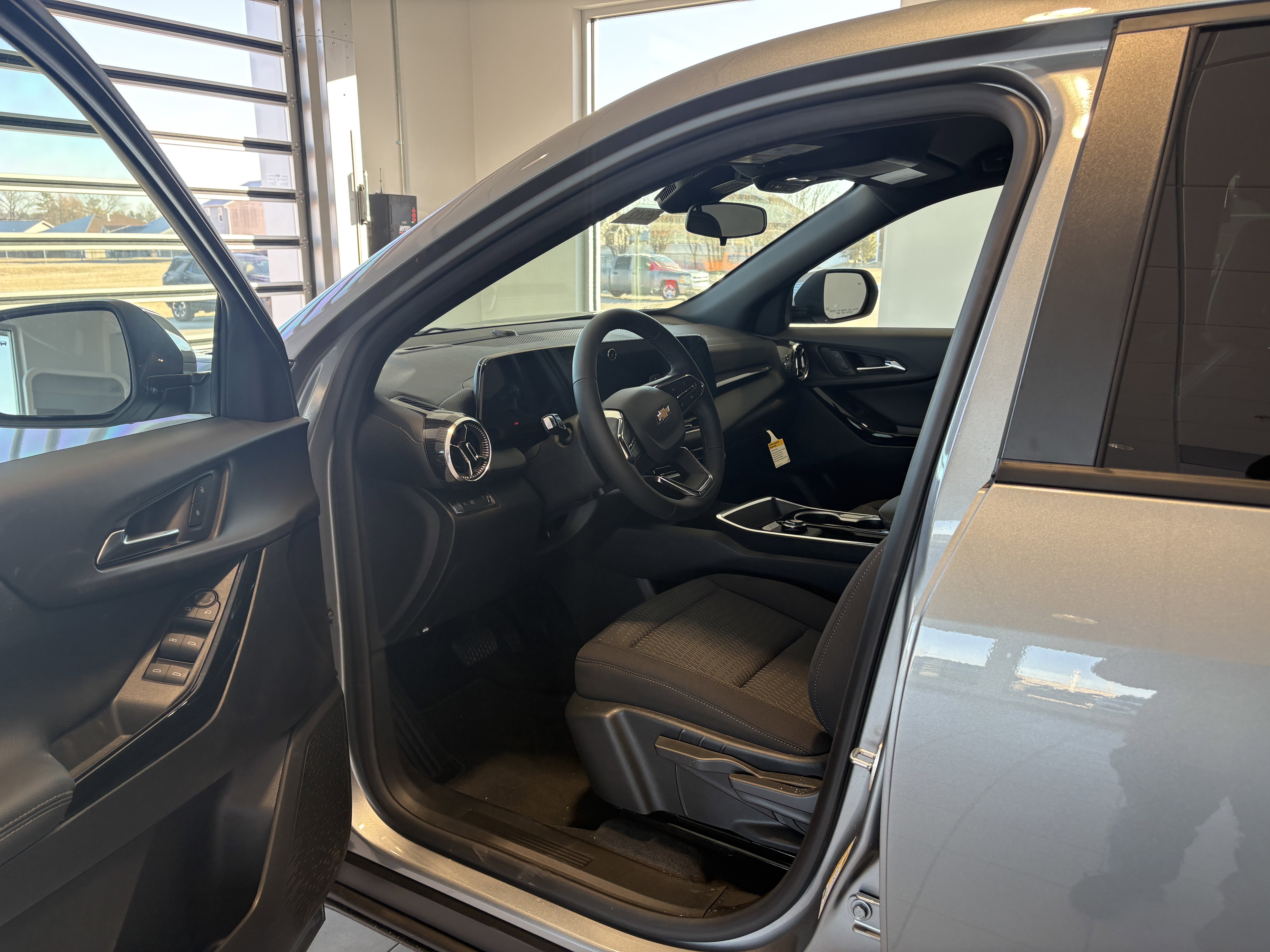 New 2026 Chevrolet Equinox LT image 9
