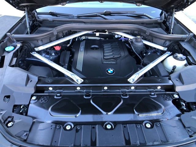 Used 2021 BMW X5 xDrive40i w/ Premium Package image 28