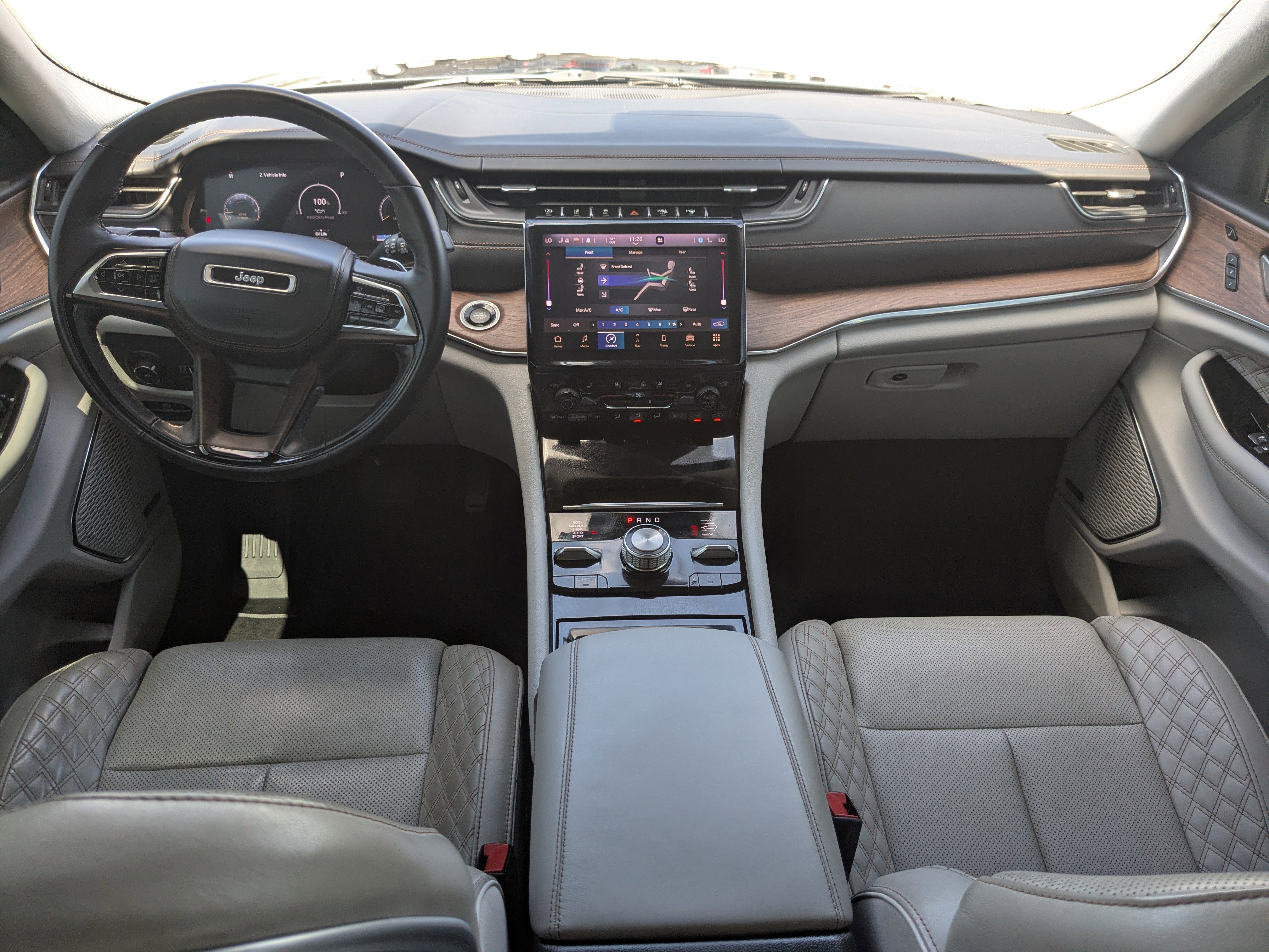 Used 2023 Jeep Grand Cherokee L Summit w/ Luxury Tech Group V AWD/4WD image 21