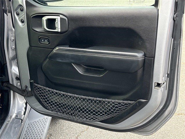 Used 2019 Jeep Wrangler Unlimited Sahara image 8