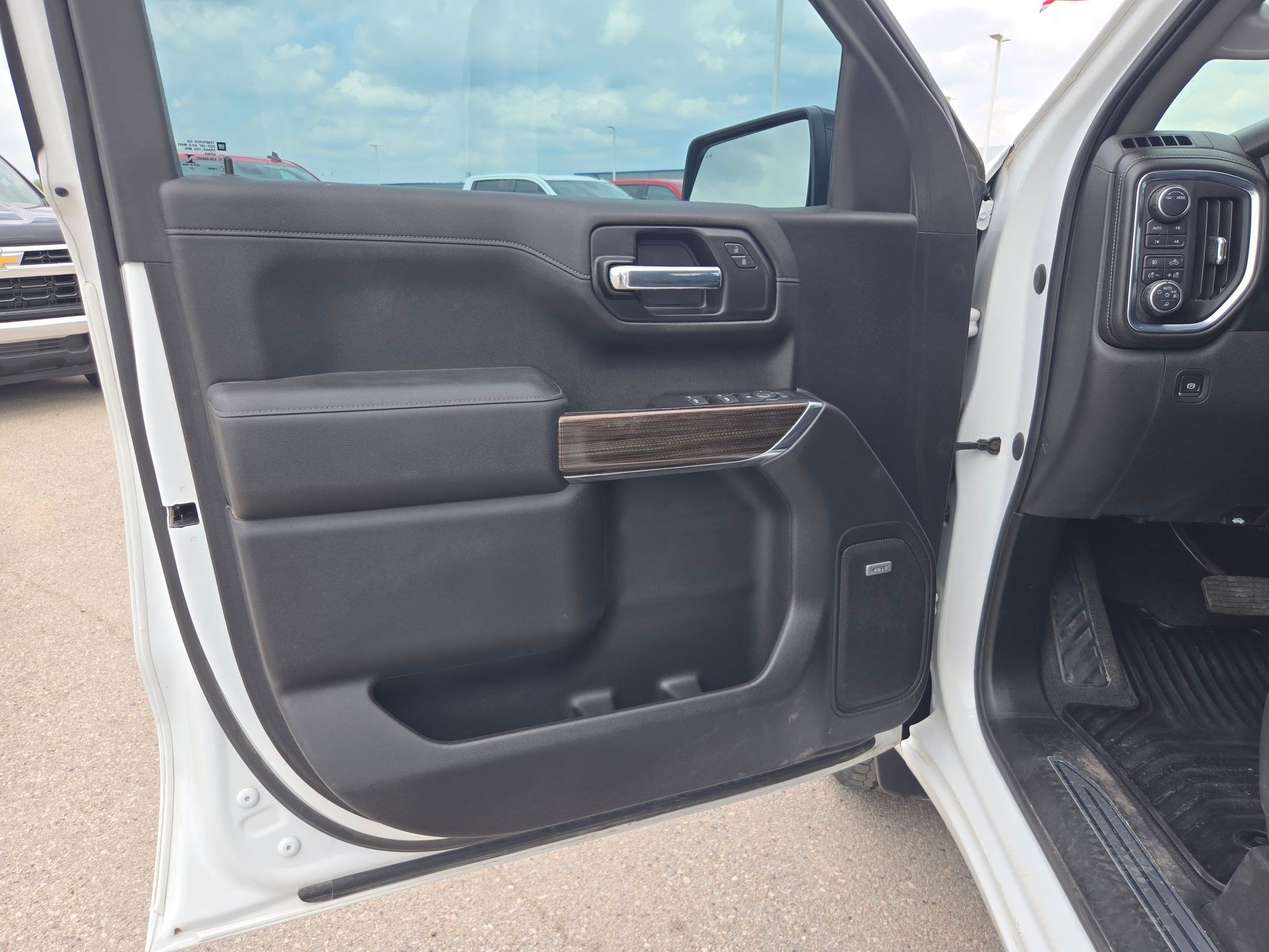 Certified 2020 Chevrolet Silverado 1500 RST w/ Texas Edition AWD/4WD image 12
