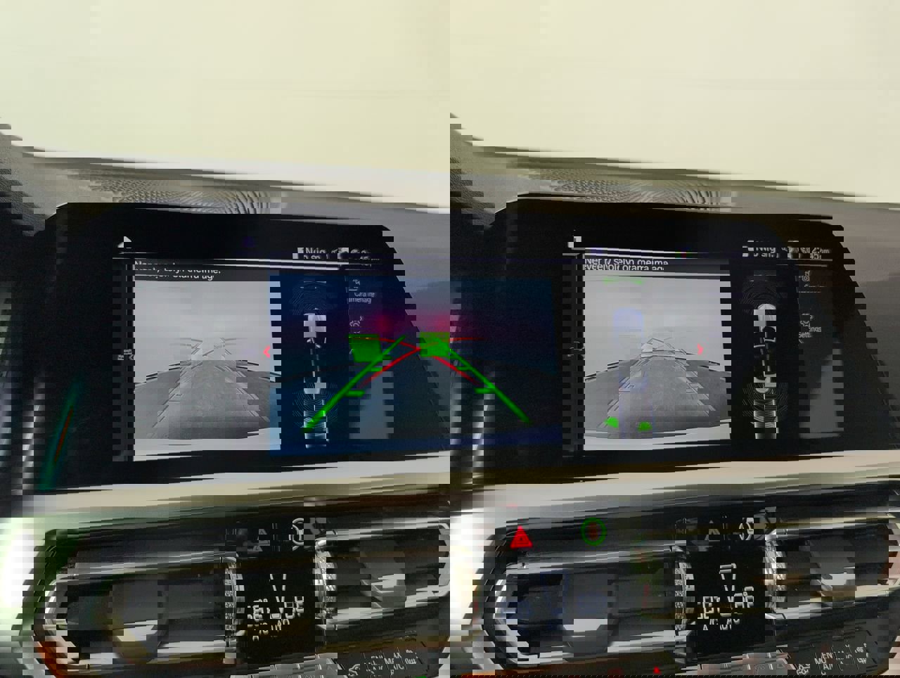 Used 2022 BMW 430i xDrive Convertible w/ Premium Package image 5