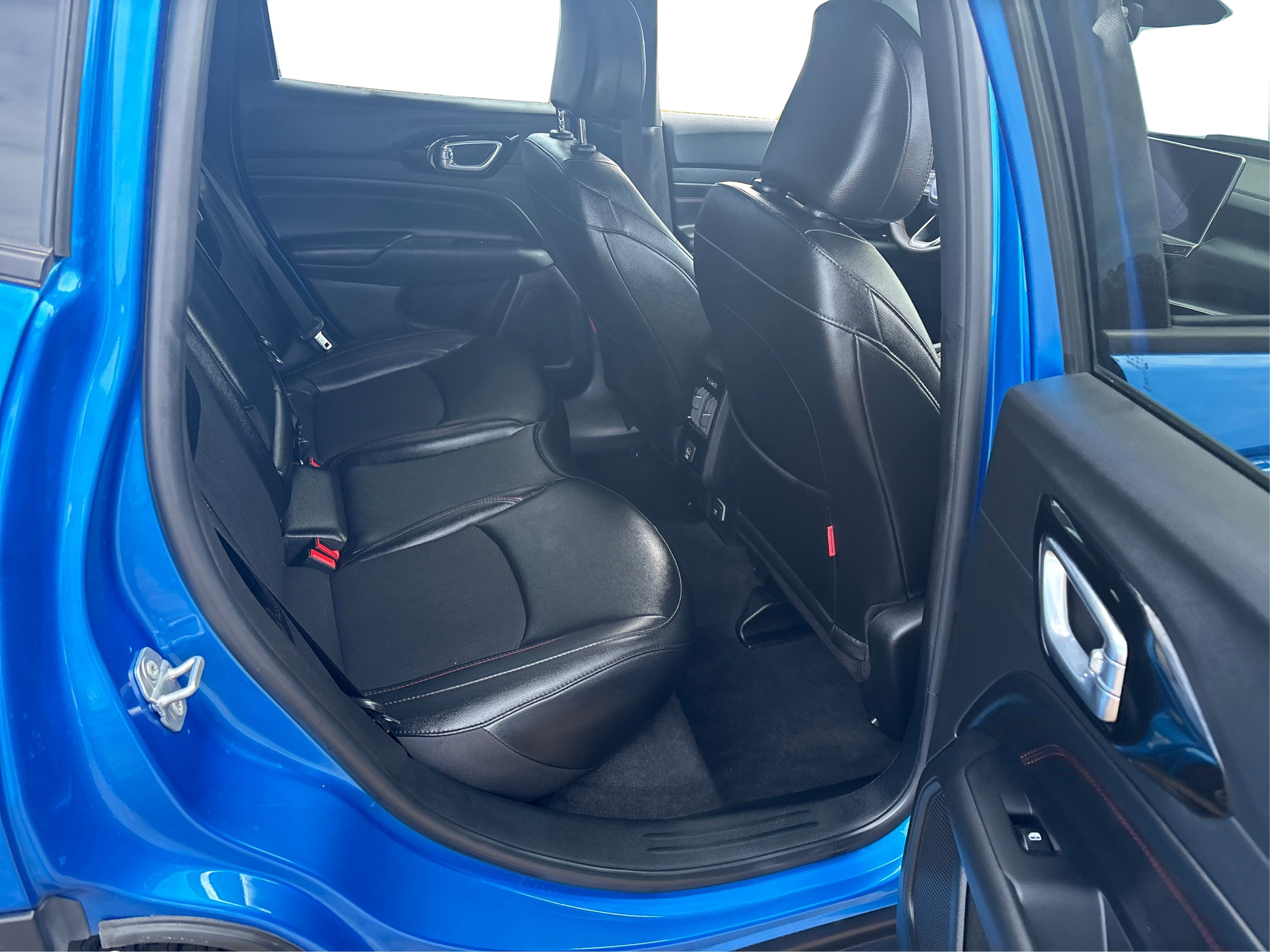 Used 2024 Jeep Compass Trailhawk image 20