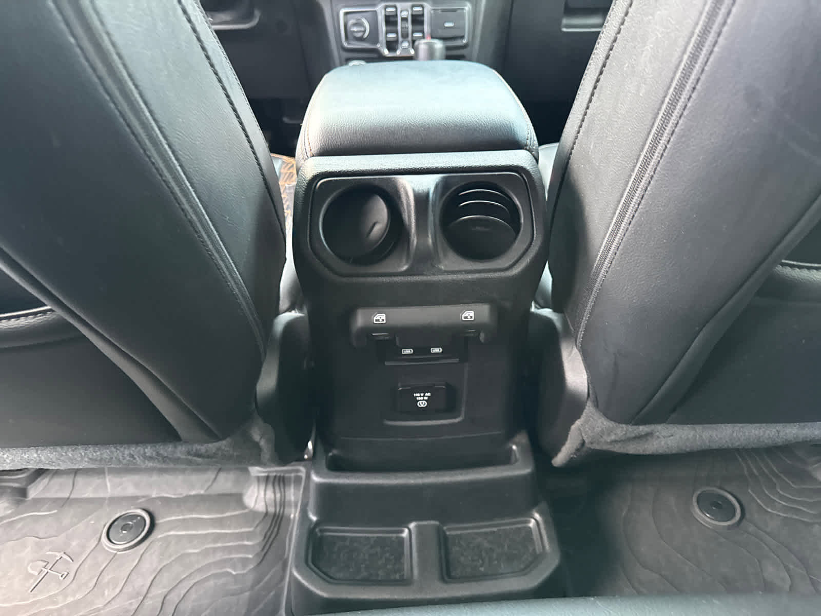 Used 2023 Jeep Wrangler Unlimited Sahara image 30