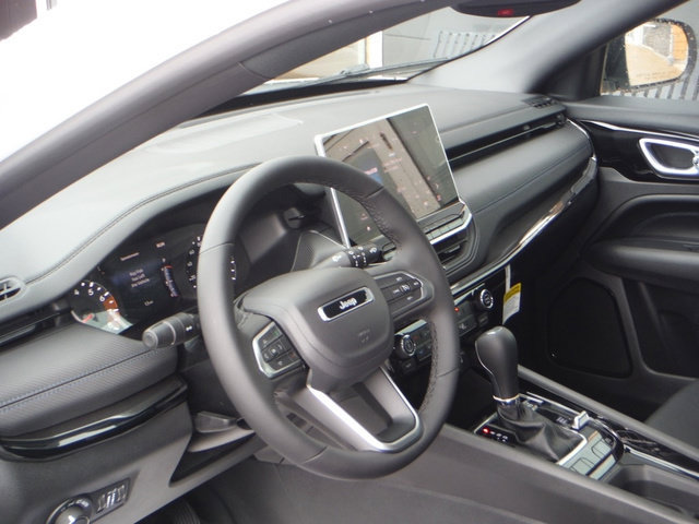 New 2026 Jeep Compass Latitude AWD/4WD image 3