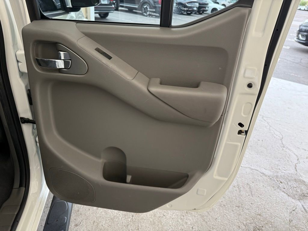 Used 2020 Nissan Frontier SV w/ Midnight Edition Floor Mats image 17