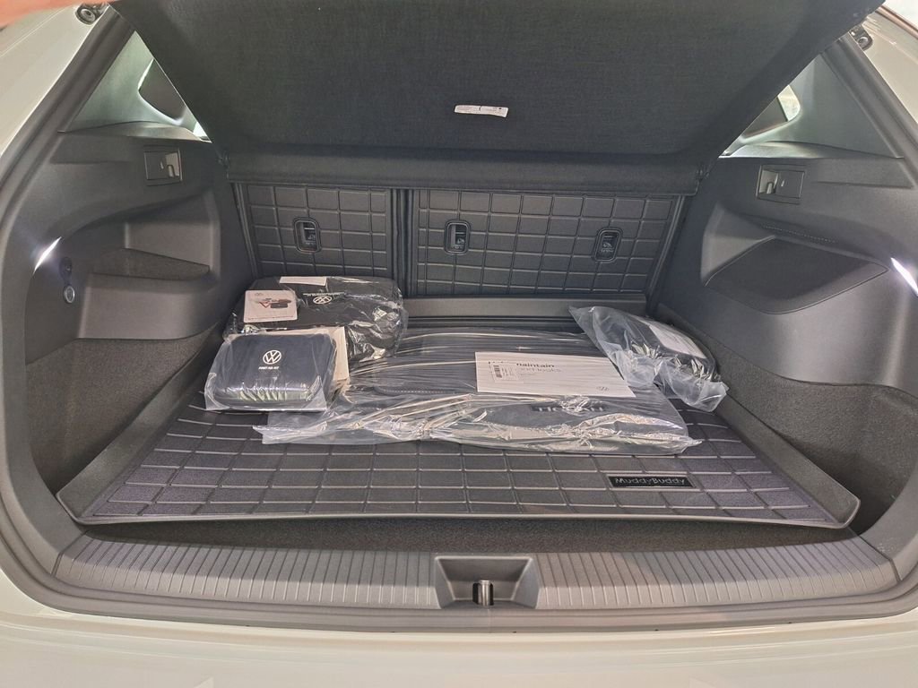 New 2026 Volkswagen Tiguan SEL R-Line image 25