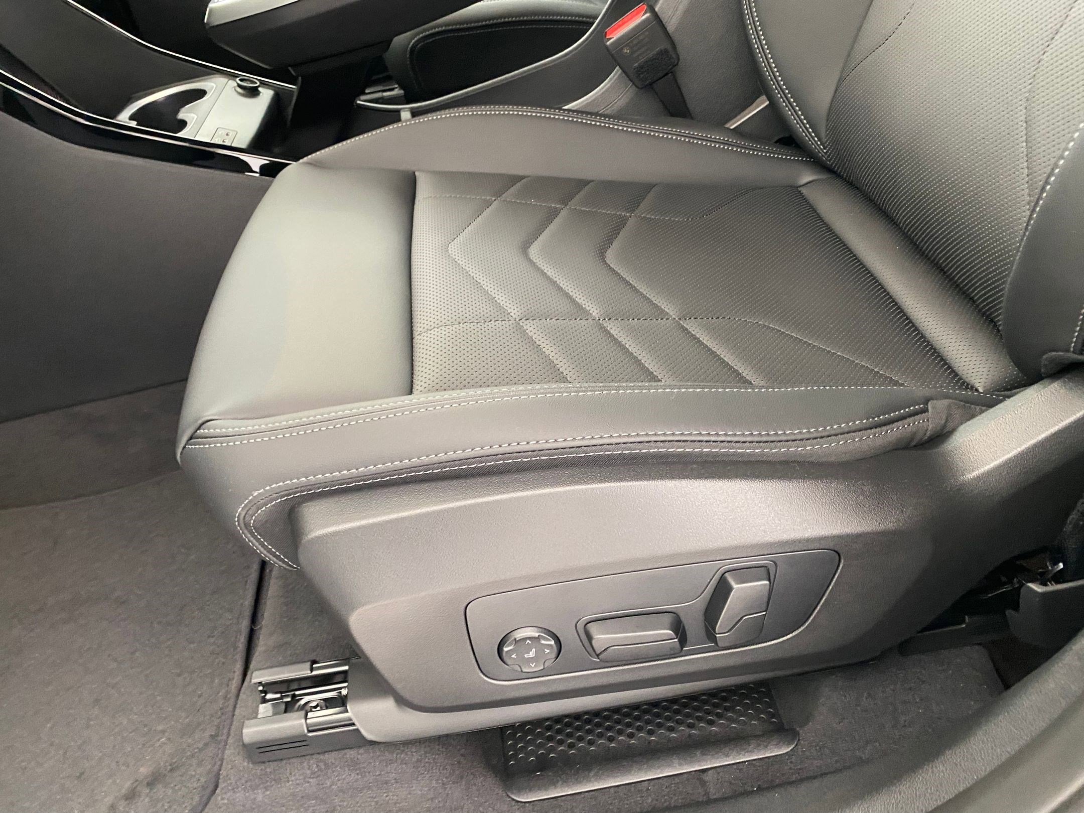 New 2026 BMW X1 xDrive28i w/ Technology Package image 13