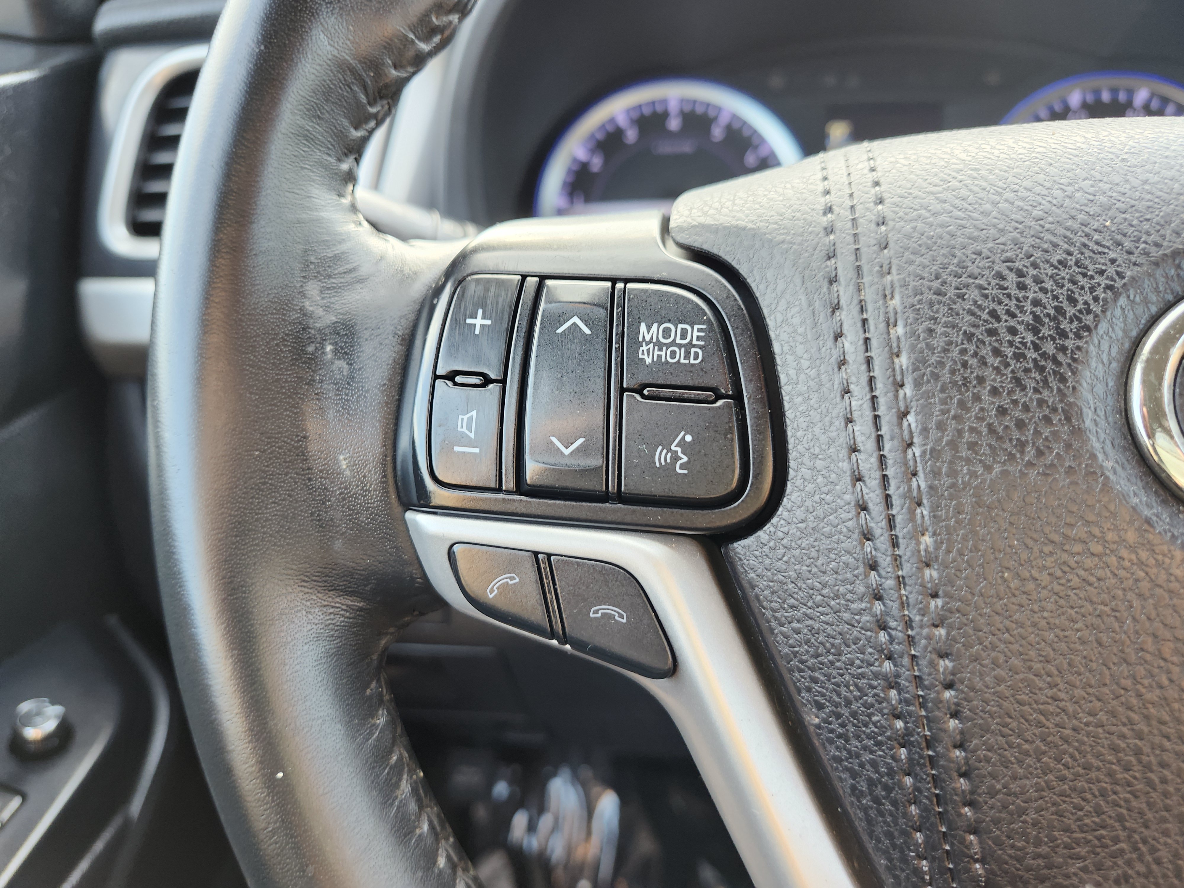 Used 2018 Toyota Highlander SE AWD/4WD image 37