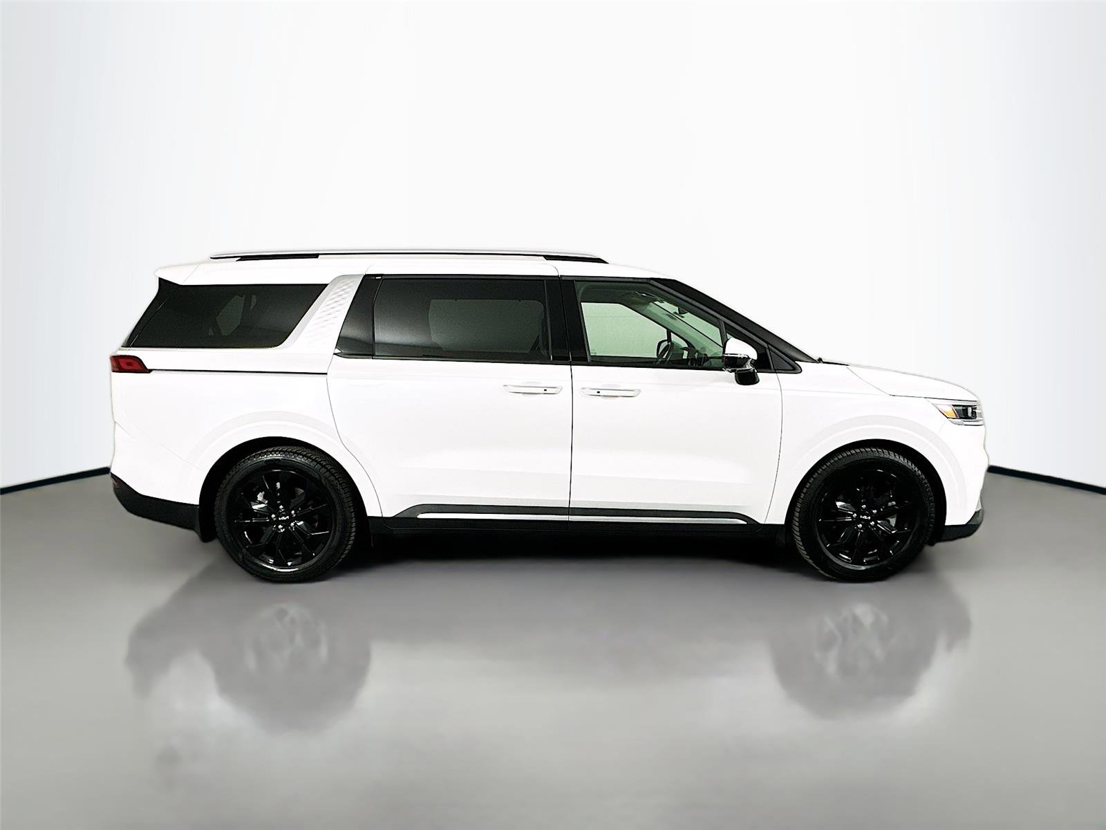 Used 2022 Kia Carnival SX image 17