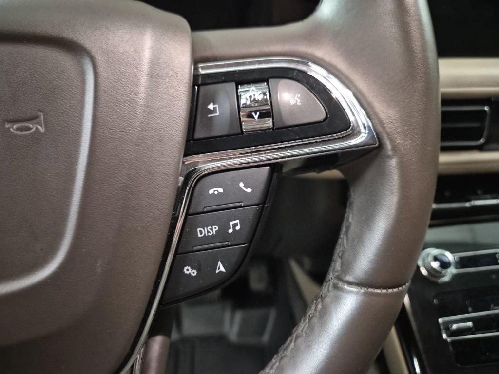 Used 2022 Lincoln Nautilus Reserve w/ Equipment Group 201A image 18