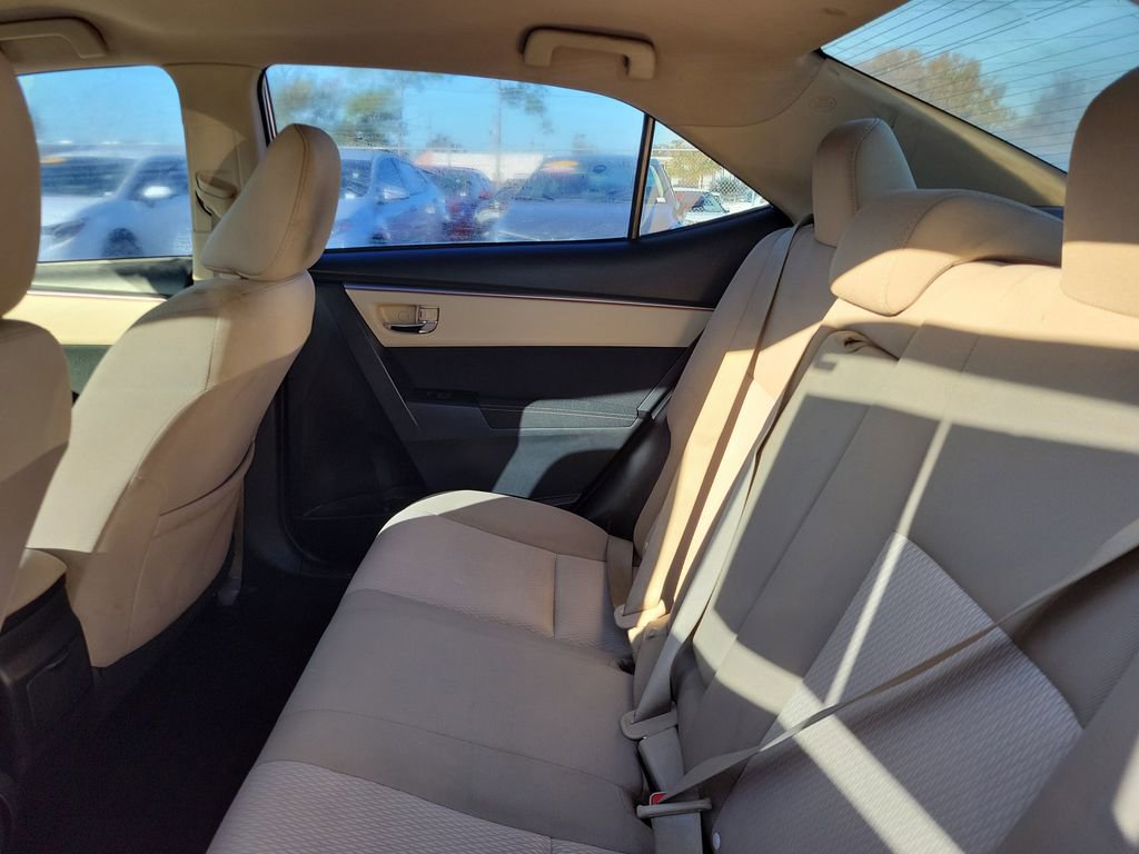 Used 2015 Toyota Corolla LE image 9