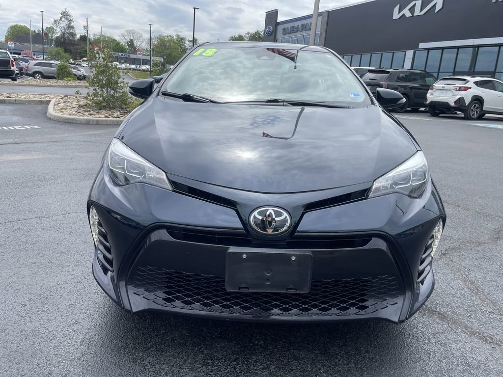 Used 2018 Toyota Corolla SE w/ Carpet Mat Package (TMS) FWD image 2