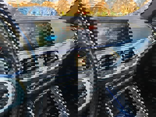 Used 2023 BMW X6 xDrive40i w/ Executive Package image 27