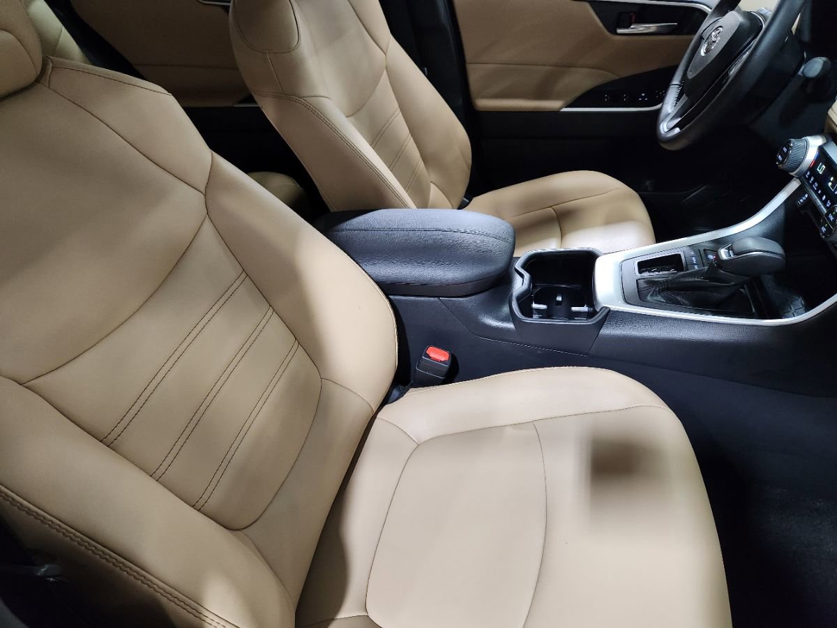 Used 2024 Toyota RAV4 XLE Premium image 28