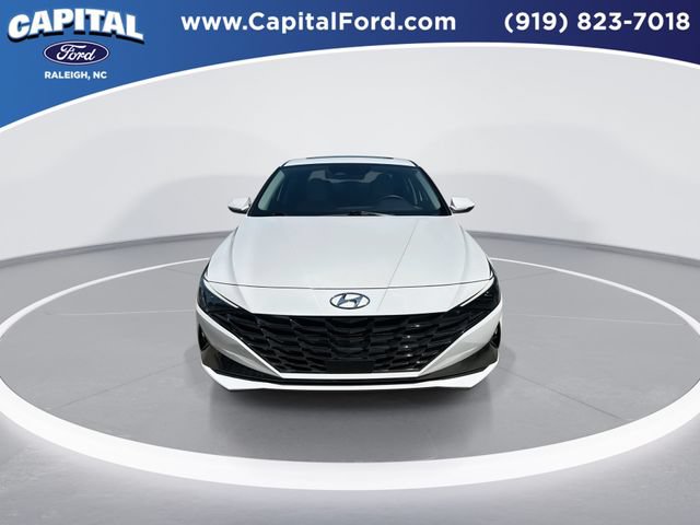 Used 2023 Hyundai Elantra Limited w/ Cargo Package FWD image 3