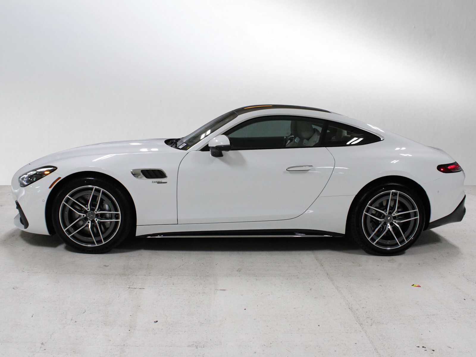 New 2025 Mercedes-Benz AMG GT 43 image 4