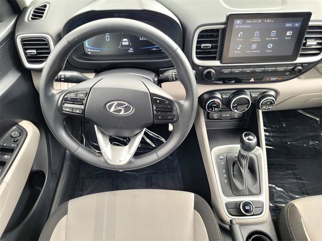 Used 2023 Hyundai Venue SEL image 25
