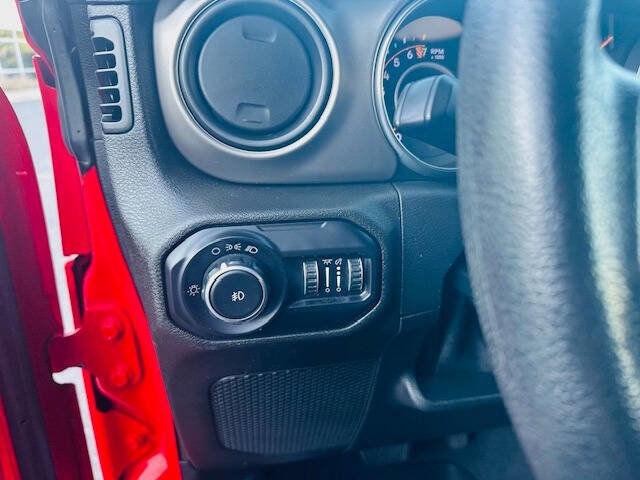 Used 2018 Jeep Wrangler Unlimited Sport image 17